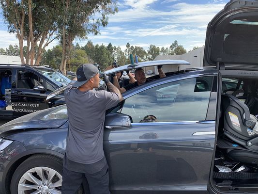 WINDSHIELD REPLACEMENT / REPAIR - MOBILE WINDSHIELD REPLACEMENT / REPAIR.. WE COME TO YOU ONSITE AT YOUR HOME OR OFFICE. WINDSHIELD REPLACEMENT / REPAIR - MOBILE WINDSHIELD REPLACEMENT / REPAIR.. WE COME TO YOU ONSITE AT YOUR HOME OR OFFICE.
