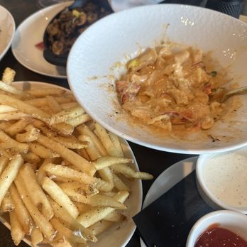 Perch Rooftop Dining - Fries. Shrooms. Mac. Yum! - Steakhouses Near Me - Jamestown, California