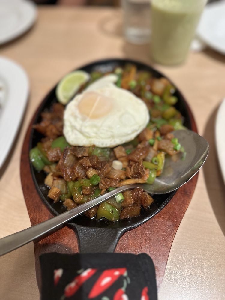 Mei Thai Restaurant & Sushi Bar