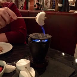 Table side s'mores