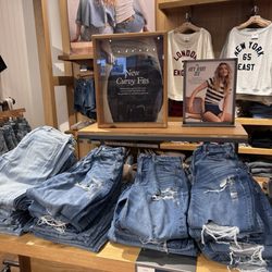 American Eagle Outfitters - Stacked jeans