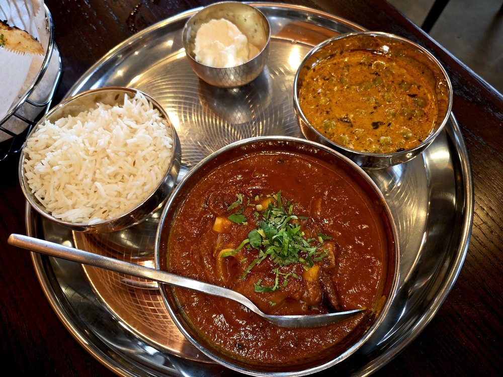 Rutba Indian kitchen Logo
