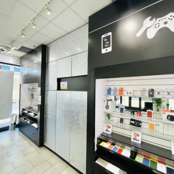 Affordable Technology Repairs - Town Square - Products and merchandise - Mobile Phone Repair Near Me - Las Vegas, Nevada Affordable Technology Repairs - Town Square - Products and merchandise - Mobile Phone Repair Near Me - Las Vegas, Nevada