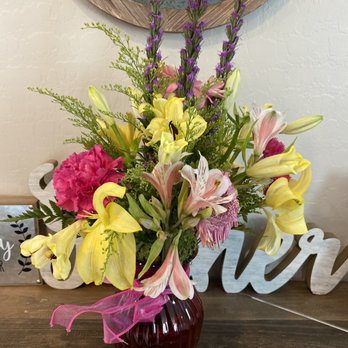 Platinum Plastic Surgery - Flowers that I got from him and his team. Very thoughtful - Plastic Surgeons Near Me - Las Vegas, Nevada