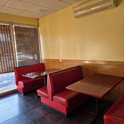 China Wok - The comfortable booths.