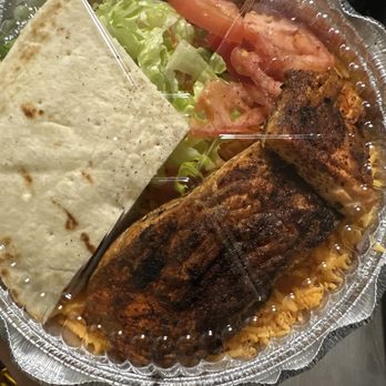 Platter House - Salmon platter with rice, lettuce, tomato, onions and pita bread. - Halal Near Me - Teaneck, New Jersey