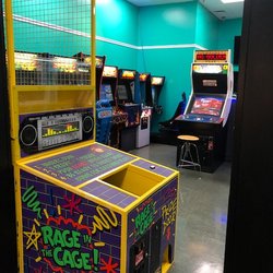 F&H Arcade Classics & Amusements - Old school arcades