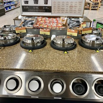 Publix - a counter with a variety of food items - Grocery Near Me - Clarksville, Tennessee
