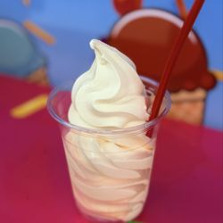 Dilly’s Ice Cream Truck - Pineapple Dole Whip