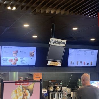 McDonald's - TVs are broken. Can't even see your online orders - Burgers Near Me - Honolulu, Hawaii