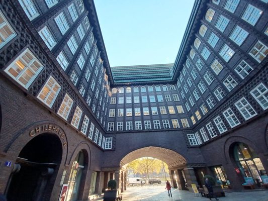 Chilehaus by null