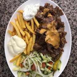 Derin Döner & Pizzeria - Unser leckerer Döner Teller mit Salat und Pommes
