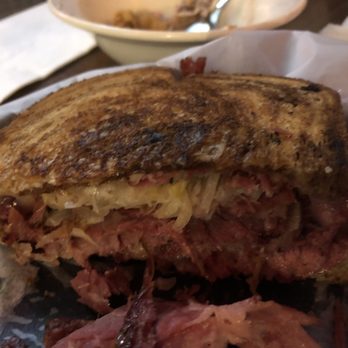 El Bait Shop - Rueben Sandwich - Bars Near Me - Des Moines, Iowa El Bait Shop - Rueben Sandwich - Bars Near Me - Des Moines, Iowa