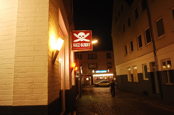 KIEZ CURRY - Die coole Currywurst vom Kiez by null