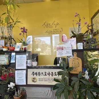 Well Being Touch Center - Acupuncture Near Me - North Hollywood, California