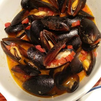 Red Lobster - These mussels were really nicely seasoned and the best thing we at during dinner. - Seafood Near Me - Modesto, California