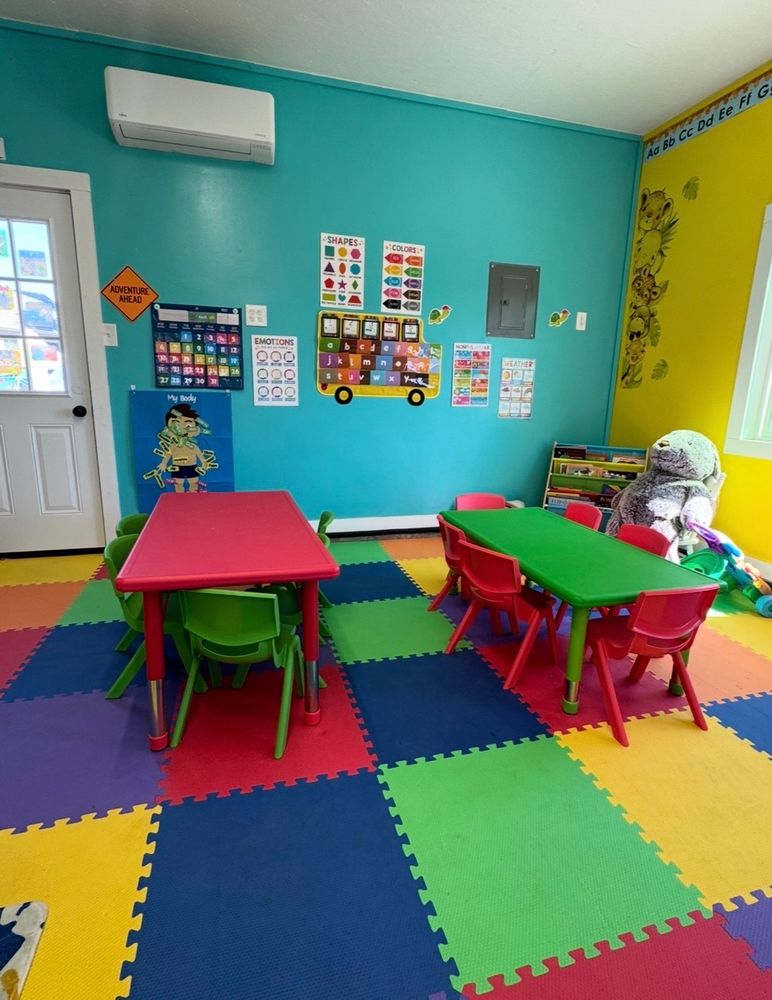 Wiggles N Giggles Daycare - childcare center in Escalon, CA
