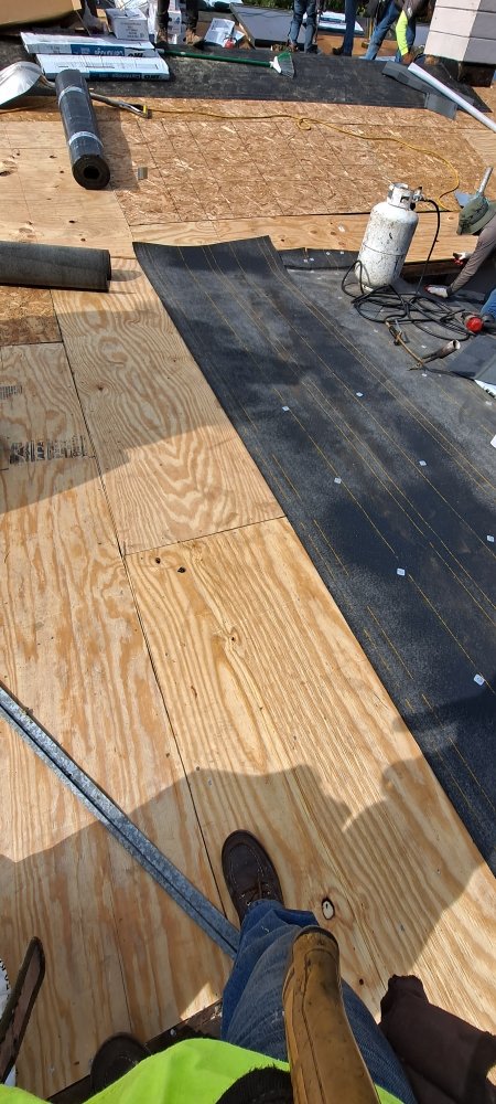 Slide of Mendoza & M  Roofing