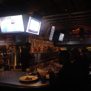 Yard House - Interior - New American Near Me - Atlanta, Georgia