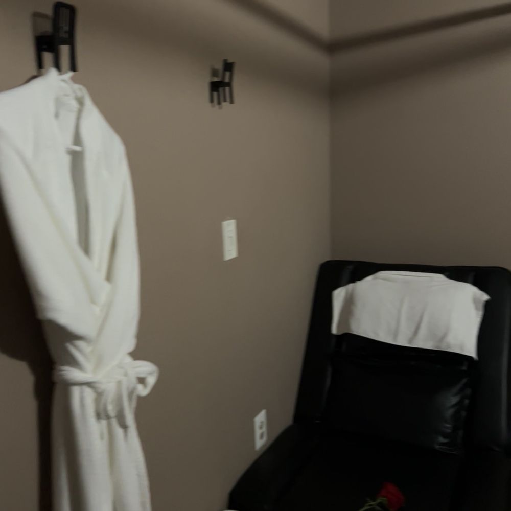 Massage Crystal - Massage Near Me - Crofton, Maryland Massage Crystal - Massage Near Me - Crofton, Maryland