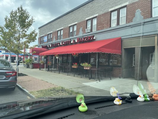 Romeo & Juliet’s Caffè & Bakery by null