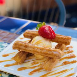 Delgado's Mexican Restaurant - Churros con Helado