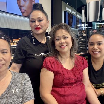 MAC Cosmetics - 06.25.23 Ana, our M·A·C makeup artist - Cosmetics & Beauty Supply Near Me - Roseville, California