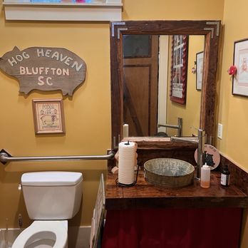 Bluffton BBQ - Bathroom - Barbeque Near Me - Bluffton, South Carolina