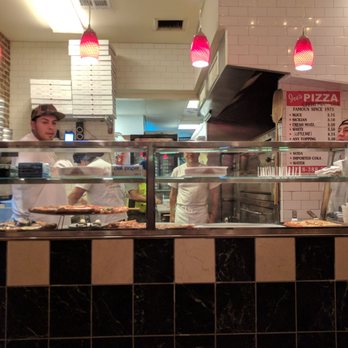 Joe's Pizza - Inside - Pizza Near Me - Brooklyn, New York Joe's Pizza - Inside - Pizza Near Me - Brooklyn, New York