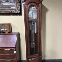 Consignment Furniture Emporium - Beautiful furniture!