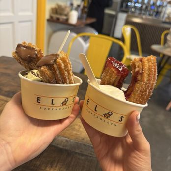 Elis Copenhagen - filled churro cup (nutella left, raspberry jam right) - Ice Cream & Frozen Yogurt Near Me - København
