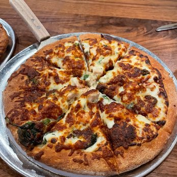 Sugar River Pizza - Alfredo chicken pizza - Pizza Near Me - Sun Prairie, Wisconsin