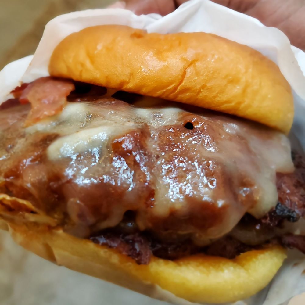 Shake Shack Kirkland - Hot Ones burger - Fast Food Near Me - Kirkland, Washington Shake Shack Kirkland - Hot Ones burger - Fast Food Near Me - Kirkland, Washington