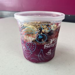 Berry Brazilian bowl- dragon fruit, strawberries, blueberries, bananas, granolas, honey, and I tasted peanut butter too. Berry Brazilian bowl- dragon fruit, strawberries, blueberries, bananas, granolas, honey, and I tasted peanut butter too.