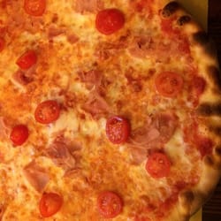 Il Ciclone Pizzeria - Margherita cotto e pomodorini