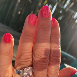 Lovely Nails - Love the little glitter in this gel polish colour!