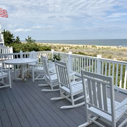 Addy Sea Historic Oceanfront Inn - Common balcony at the Guest House section