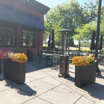 Copper River Restaurant & Bar - Outside dining, beautiful flowers - New American Near Me - Hillsboro, Oregon