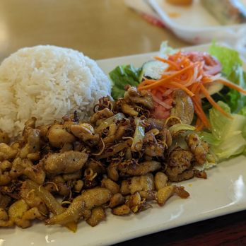 LanAnh Kitchen - Lemongrass chicken - Vietnamese Near Me - Westminster, California LanAnh Kitchen - Lemongrass chicken - Vietnamese Near Me - Westminster, California