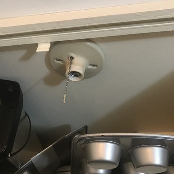 Precise Home Services - Missing light bulb in the pantry closet. - Home Inspectors Near Me - Des Plaines, Illinois Precise Home Services - Missing light bulb in the pantry closet. - Home Inspectors Near Me - Des Plaines, Illinois
