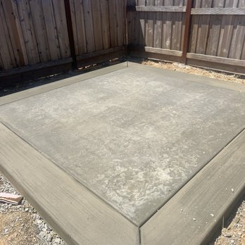 J Garcia Concrete - Fire pit, stamped center 10x10 - Masonry/Concrete Near Me