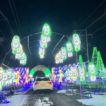 Christmas in Color - Aurora - Amusement Parks Near Me - Aurora, Colorado