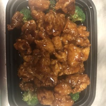 China Wok - chicken and broccoli in sauce - Chinese Near Me - Maple Heights, Ohio China Wok - chicken and broccoli in sauce - Chinese Near Me - Maple Heights, Ohio
