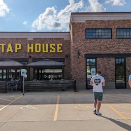 ASPEN TAP HOUSE - Updated January 2026 - 88 Photos & 129 Reviews - 2001