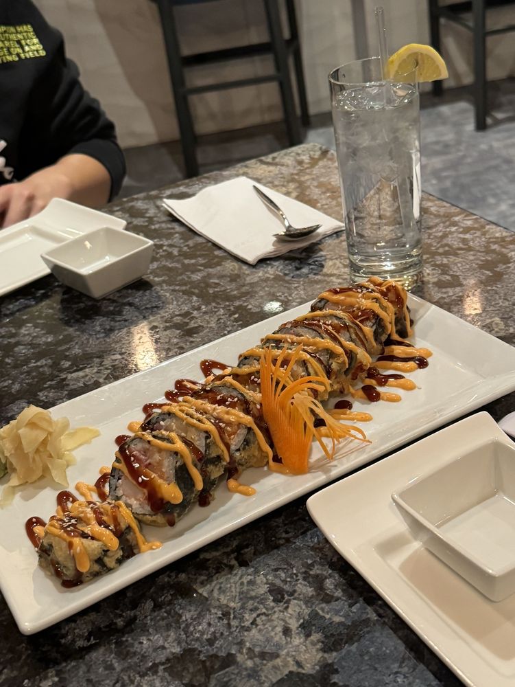 Lucky 8 Noodle + Sushi Bar