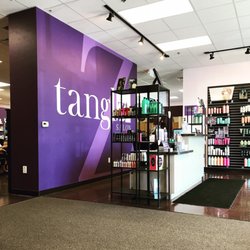 Tanglz - Lobby waiting area and front desk for the salon.