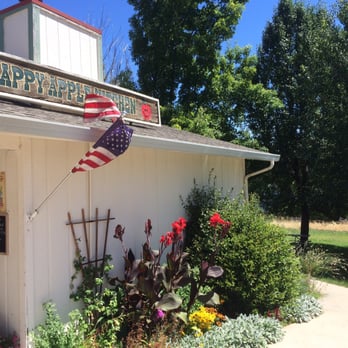 Happy Apple Kitchen - View of the front of the restaurant. - Diners Near Me - Grass Valley, California