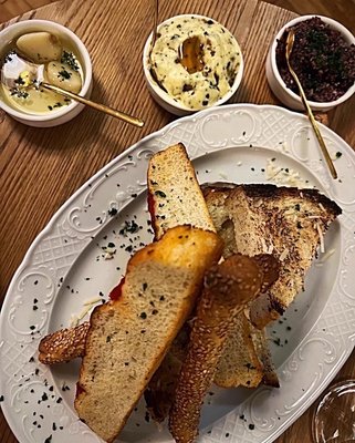 Gino & Marty's by null