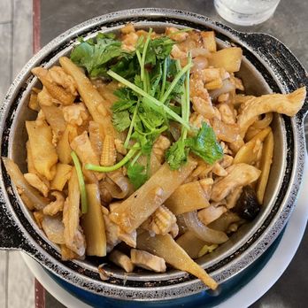 Huong Tra - Chicken clay pot with rice - Vietnamese Near Me - Richmond, California Huong Tra - Chicken clay pot with rice - Vietnamese Near Me - Richmond, California