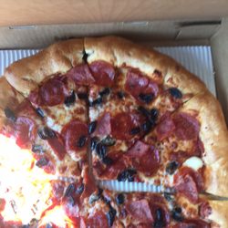 Pizza Hut - Stuffed crest with pepperoni, ham and olives